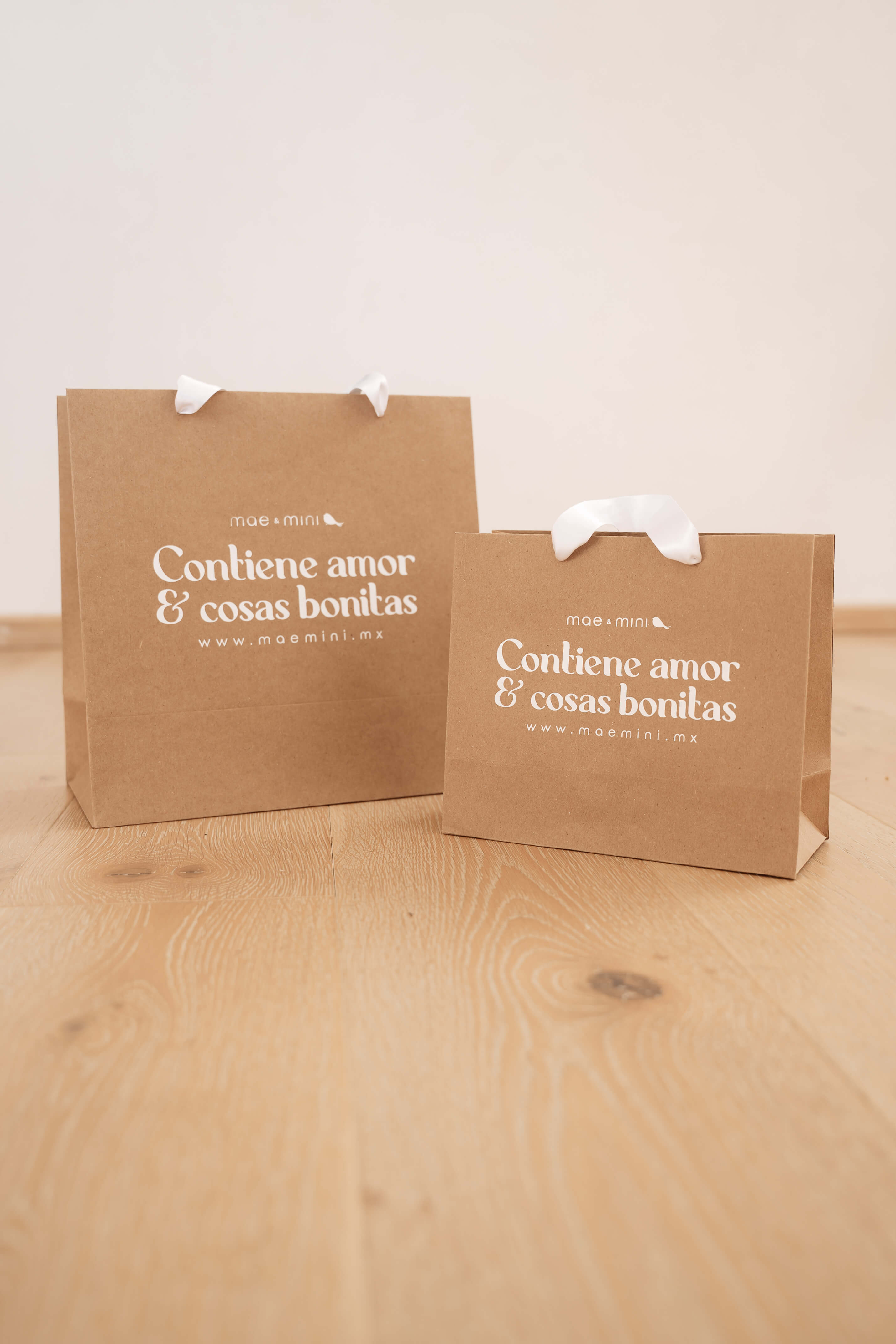 Stationary design - Mae & Mini
